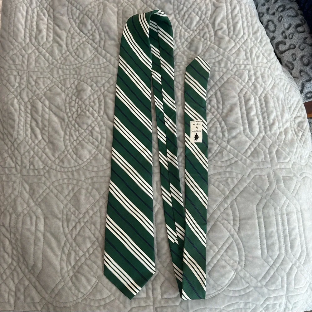 VINEYARD VINES Men’s Candy Stripe Printed Tie in Charleston Green